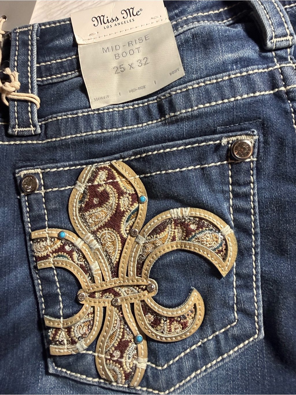 Nwt Miss Me Womenâs Mid Rise Boot Cut Jeans Size 25x32 Fleur De Lis $134